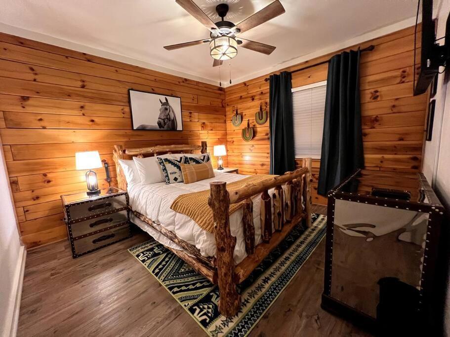 The Horse Cabin At Natural State Cabins Morning Star エクステリア 写真